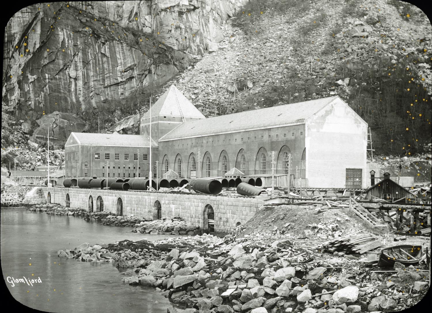 En del av Nordlands historie - Glomfjord kraftstasjon 